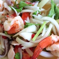 เมนูของร้าน ร้านสารพัดตำเมี่ยงปลาเผาไทนคร ศรีสงคราม