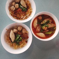 เมนูของร้าน นายใหญ่ลูกชิ้นปลา