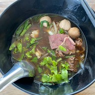 ก๋วยเตี๋ยวดงมูลเหล็ก นครสวรรค์