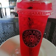 ปังหยา นมสด ข้าวขาหมูสมุนไพร น้องไอติม