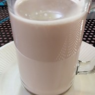 ปังหยา นมสด ข้าวขาหมูสมุนไพร น้องไอติม