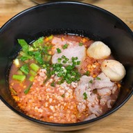 เฮียล้านก๋วยเตี๋ยวต้มยำ