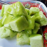 ปังหยา นมสด ข้าวขาหมูสมุนไพร น้องไอติม