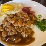 เมนูของร้าน แซ่พุ้น ข้าวหน้าไก่ 80 ปี เสาชิงช้า
