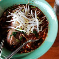 ก๋วยเตี๋ยวไก่ ริมคลอง ม.เอแบค