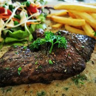 Bee's Café บ้านผึ้ง & Fika