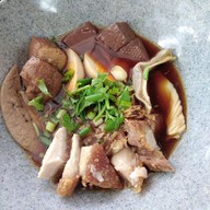 เมนูของร้าน ขาหมูเมืองทอง