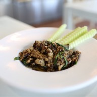 กระทิงคลุกฝุ่น