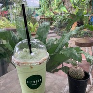 Between_cafe