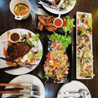 เมนูของร้าน Alina pizza and halal food 1 Alina pizza and halal food 1