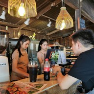 บรรยากาศ The Cream Café (the Camp Chiangkhan)
