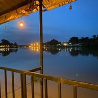 สองแควซีฟู้ด