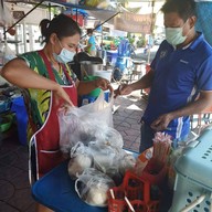 เกาเหลาเลือดหมูเจ้จอน
