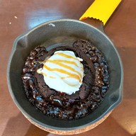 เมนูของร้าน Creamery Boutique Ice Cream สามย่าน