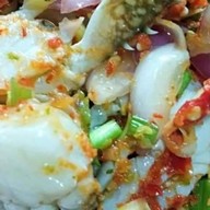 ข้าวไข่เจียวทรงเครื่อง&ยำแซ่บ
