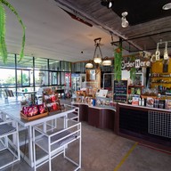 บรรยากาศ Cafe' Mee Coffee And Bread