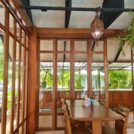 มิรา คูซีน ฮาลาล -