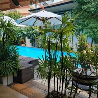 มิรา คูซีน ฮาลาล -