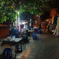 บรรยากาศ ข้าวขาหมู ครูนงค์ ราชวัตร