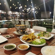 บรรยากาศ สวนอาหารริมน้ำตะวันฉายเลควิว - Tawanchay Lakeview  Restaurant