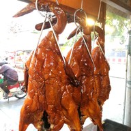 เมนูของร้าน เป็ดย่างอบน้ำผึ้ง หมูกรอบ ภูมิปกรณ์ ตลาดเอซีสายไหม