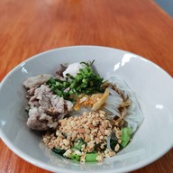 เฮียหม่ำก๋วยเตี๋ยวเรือทีเด็ด (หมู)