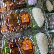 หมูปิ้งใต้ต้นมะม่วง