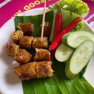 หมูปิ้งใต้ต้นมะม่วง