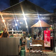 ฟินน สเต็ก หน้าแขวง    17:00-21:00น. (ปิดพุธกับเสาร์)