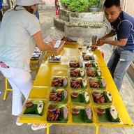 หมูปิ้งใต้ต้นมะม่วง