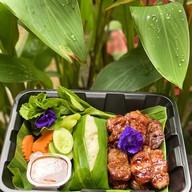 หมูปิ้งใต้ต้นมะม่วง