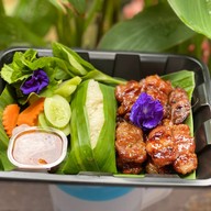 หมูปิ้งใต้ต้นมะม่วง