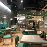 Crunch Salad & Steak Promenade