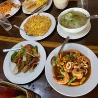 เจ๊นาผัดไทยกุ้งสด