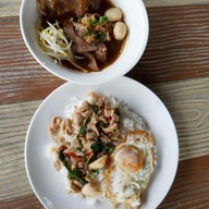 ลุงต้น ก๊วยเตี๋ยวหมูตุ๋น&สเต็กริมน้ำ