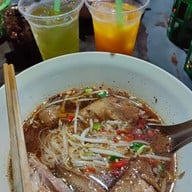 ก๋วยเตี๋ยวไก่ข้ามฟาก สุรวงศ์ สุรวงศ์