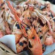 เมนูของร้าน ผ่องพรรณกุ้งเผา ตลาดกลางอยุธยา