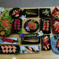 ร้านอาหารญี่ปุ่นซะคะนะซาชิมิ -