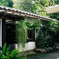 รออยู่ตรงนี้ Food & Friends, Chiang Mai เชียงใหม่