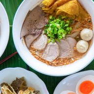 ก๋วยเตี๋ยวหมูพี่รัตน์ สาขา 2 ภูธร 8