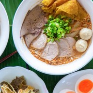 ก๋วยเตี๋ยวหมูพี่รัตน์ สาขา 2 ภูธร 8