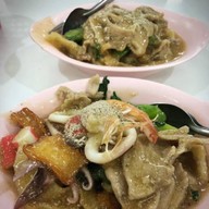 ราดหน้าเจ็ดยอด (ข่วงสิงห์-ม.ราชภัฏ)