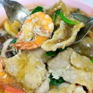 ราดหน้าเจ็ดยอด (ข่วงสิงห์-ม.ราชภัฏ)