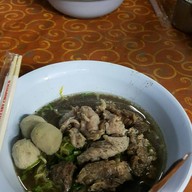 เมนูของร้าน ก๋วยเตี๋ยวลูกชิ้นแชมป์ รามอินทรา