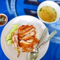เมนูของร้าน ขาหมูบ้านแม่ นครปฐม