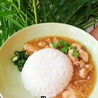 ครัวป้าเล็ก ข้าวซอยไก่/กระดูกหมู/อาหารว่างทานเล่น/เมนูพิเศษ(หมู่บ้านนักกีฬา)