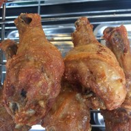 🍱 ยำ 65.บาท💸เซโต้ ที่แม่ค้าสวยๆ ถูก สะอาด อร่อย อิ่ม แม่ค้าหน้ารัก ;)