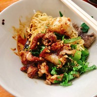 เฮียหม่ำก๋วยเตี๋ยวเรือทีเด็ด (หมู)