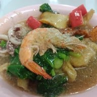 ราดหน้าเจ็ดยอด (ข่วงสิงห์-ม.ราชภัฏ)