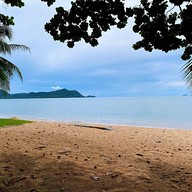 โรงแรมซันเซ็ทวิลเลจ บีช รีสอร์ท
